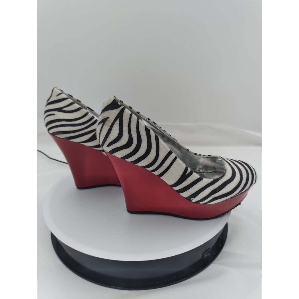 NIB 4.5" slip on wedge by Bamboo size 5.5